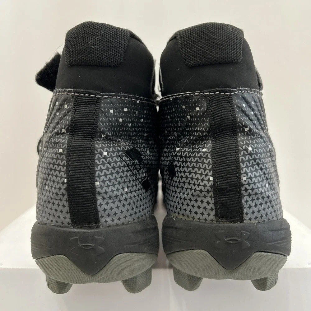🔥🔥🔥UNDER ARMOUR CLEATS SIZE 10 -‎ 1297306-001 VGC 🔥🔥🔥